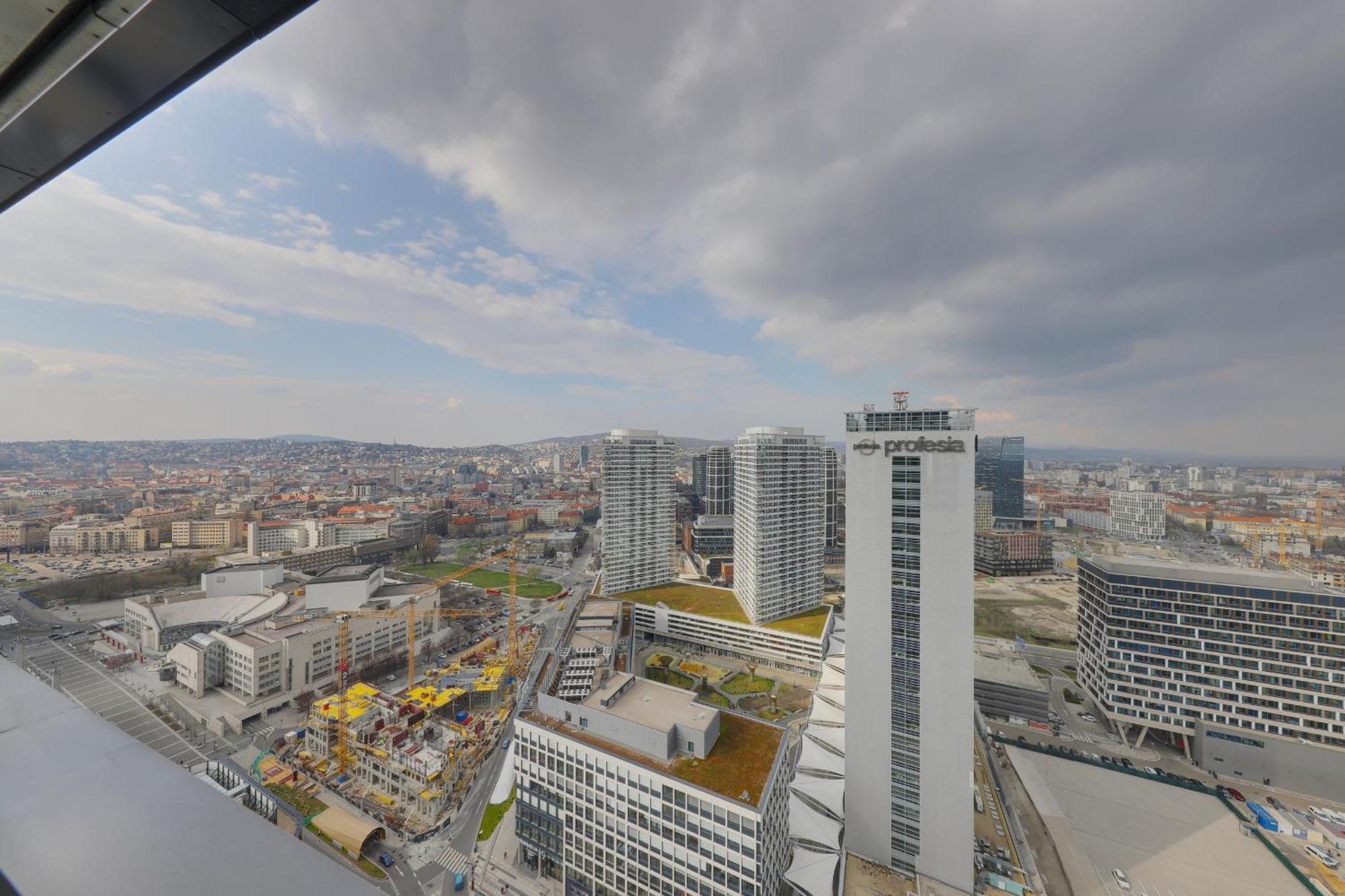 Апартаменти Eurovea Tower With Free Parking Братислава