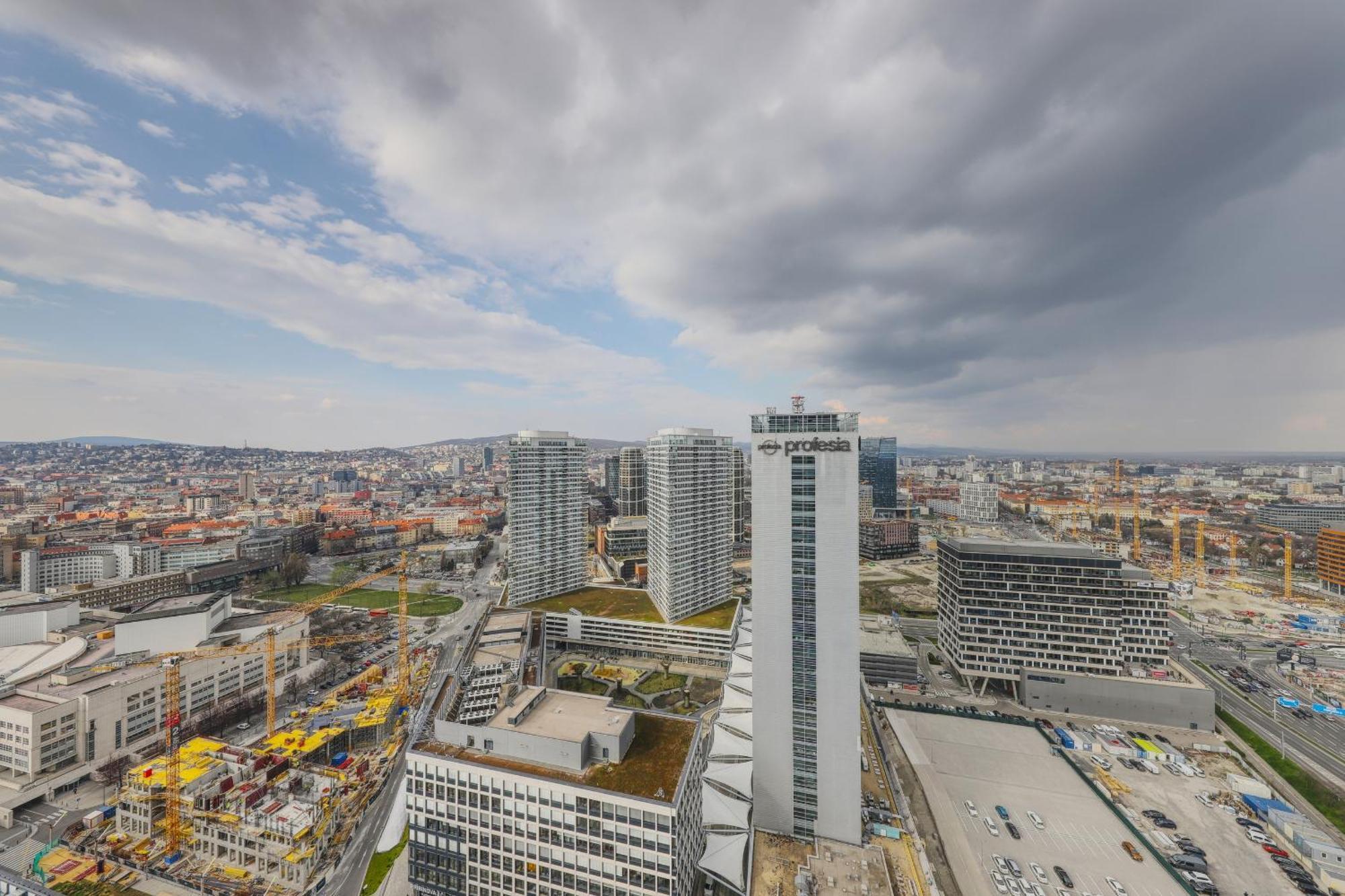 Апартаменти Eurovea Tower With Free Parking Братислава