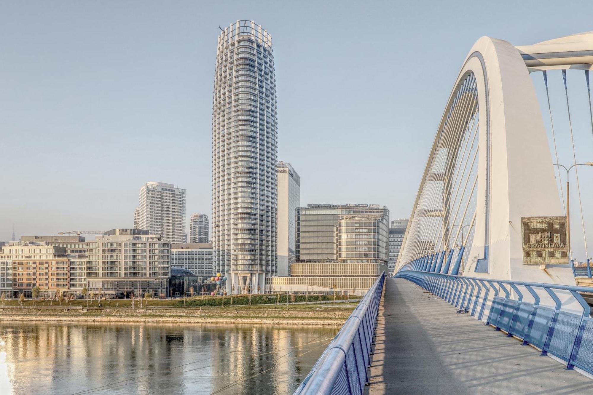 Eurovea Tower With Free Parking * Братислава